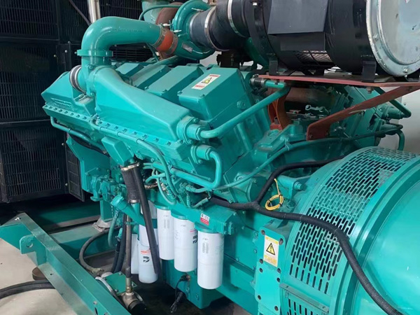 扶余更换100kW柴油发电机组机油时，需要注意哪些事项？